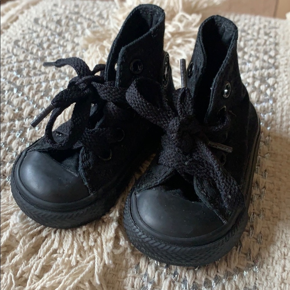 Baby converse size 2